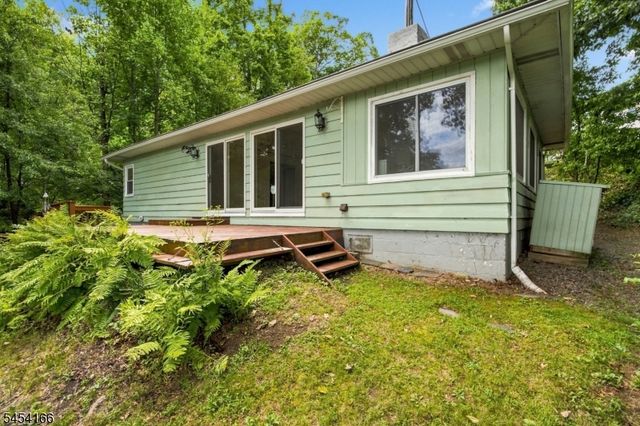 111 S Shore Dr, Wantage Twp., NJ 07461