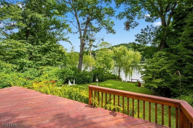 111 S Shore Dr, Wantage Twp., NJ 07461