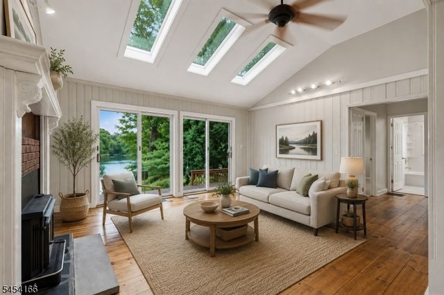 111 S Shore Dr, Wantage Twp., NJ 07461