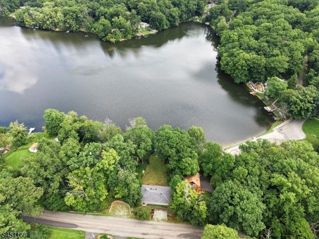 111 S Shore Dr, Wantage Twp., NJ 07461