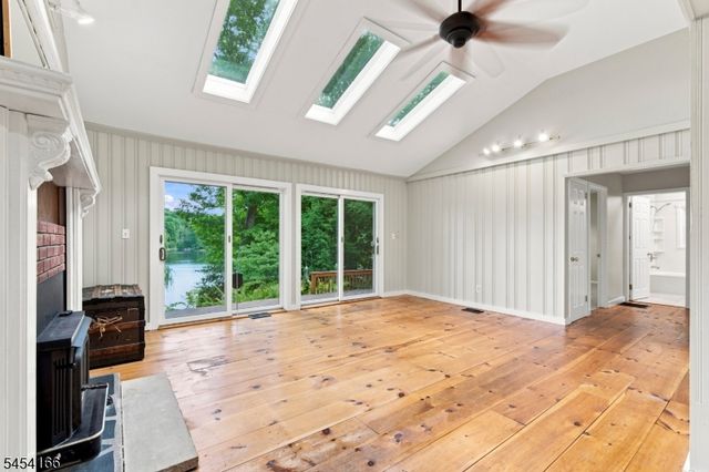 111 S Shore Dr, Wantage Twp., NJ 07461