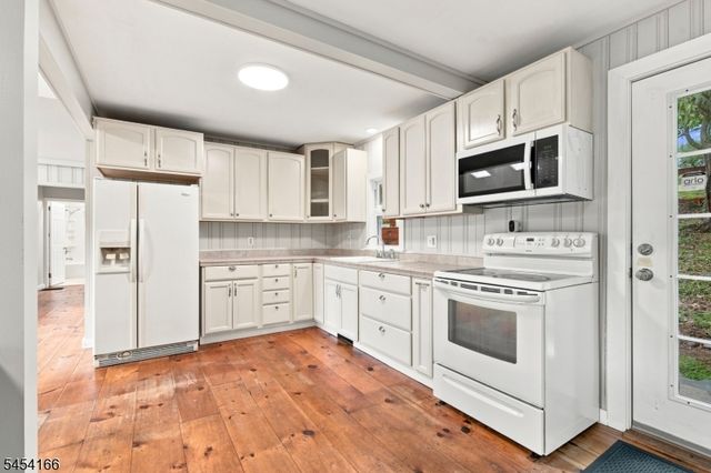 111 S Shore Dr, Wantage Twp., NJ 07461