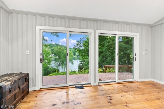 111 S Shore Dr, Wantage Twp., NJ 07461