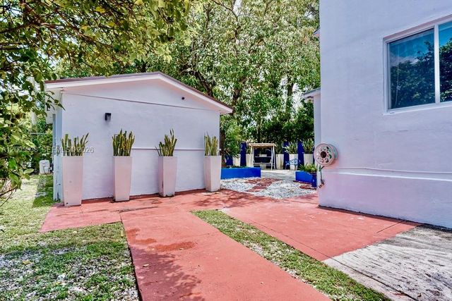 126 NW 33rd St, Miami, FL 33127