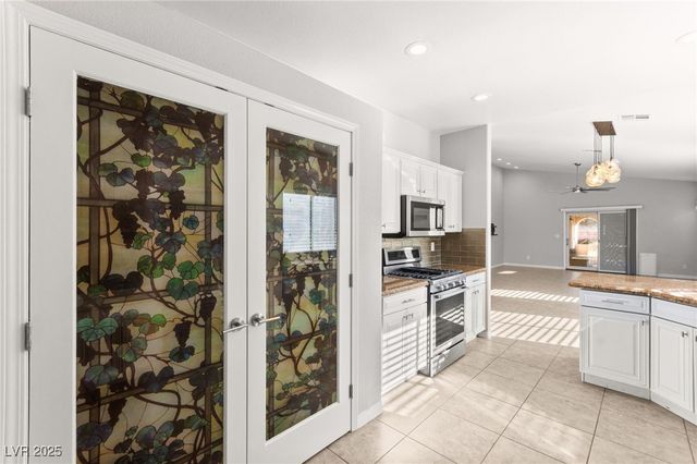 1679 Clovercrest Court, Henderson, NV 89012