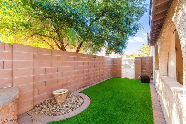 1679 Clovercrest Court, Henderson, NV 89012