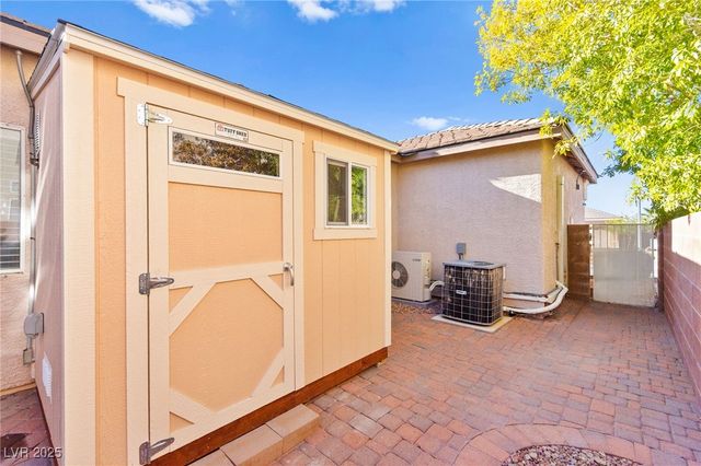 1679 Clovercrest Court, Henderson, NV 89012