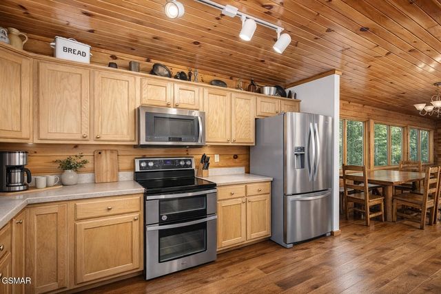 2039 Oakmont Drive, Sevierville, TN 37876