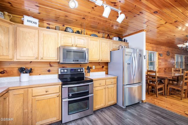 2039 Oakmont Drive, Sevierville, TN 37876