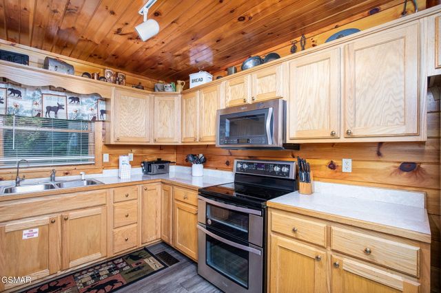 2039 Oakmont Drive, Sevierville, TN 37876