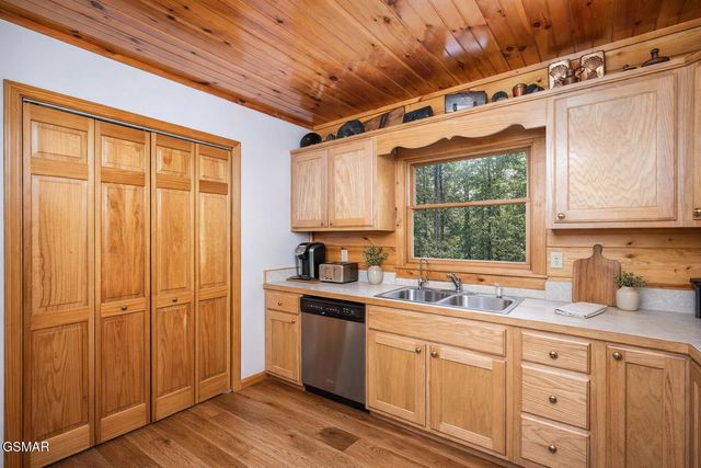 2039 Oakmont Drive, Sevierville, TN 37876