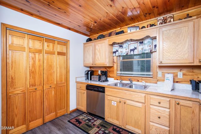 2039 Oakmont Drive, Sevierville, TN 37876