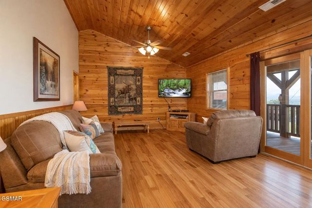 2039 Oakmont Drive, Sevierville, TN 37876