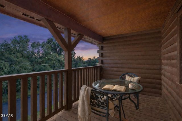 2039 Oakmont Drive, Sevierville, TN 37876