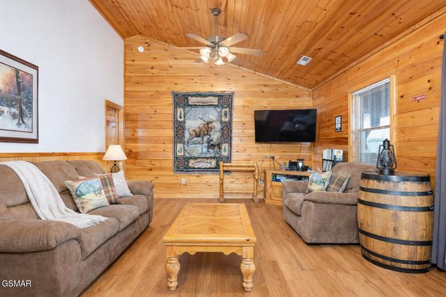 2039 Oakmont Drive, Sevierville, TN 37876