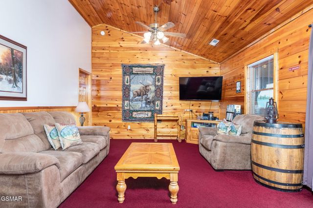 2039 Oakmont Drive, Sevierville, TN 37876