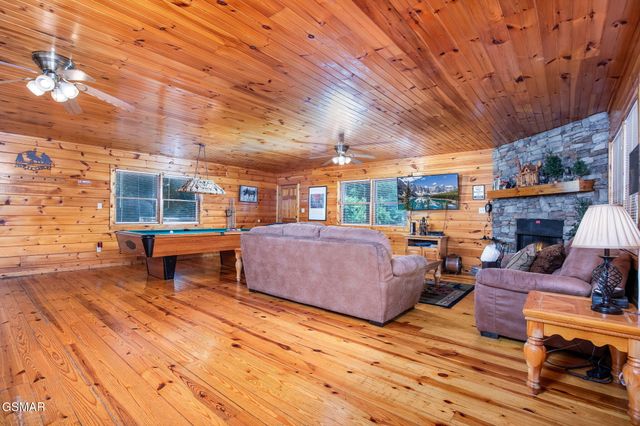 2039 Oakmont Drive, Sevierville, TN 37876