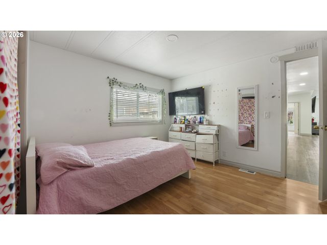 15758 Se HIGHWAY 224 120, Damascus, OR 97089