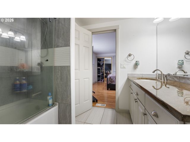 15758 Se HIGHWAY 224 120, Damascus, OR 97089