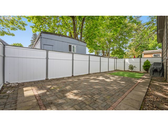 15758 Se HIGHWAY 224 120, Damascus, OR 97089
