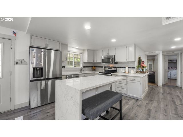 15758 Se HIGHWAY 224 120, Damascus, OR 97089