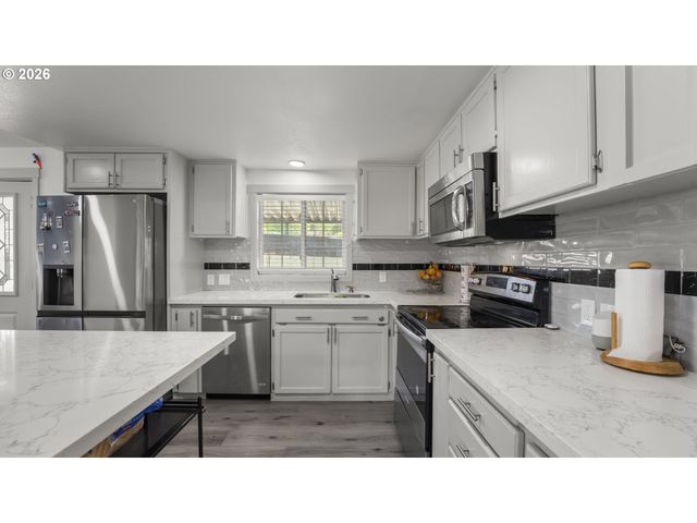 15758 Se HIGHWAY 224 120, Damascus, OR 97089