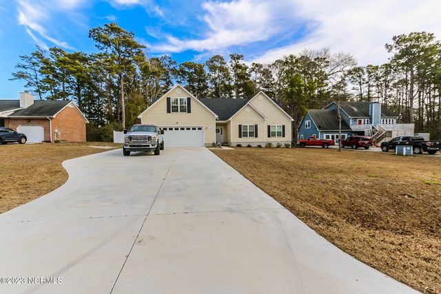 103 Bogue Landing Drive, Newport, NC 28570