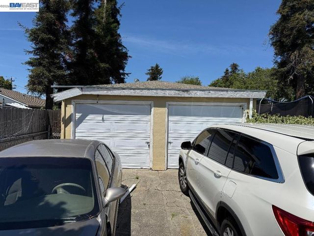 857 Longwood Ave, Hayward, CA 94541