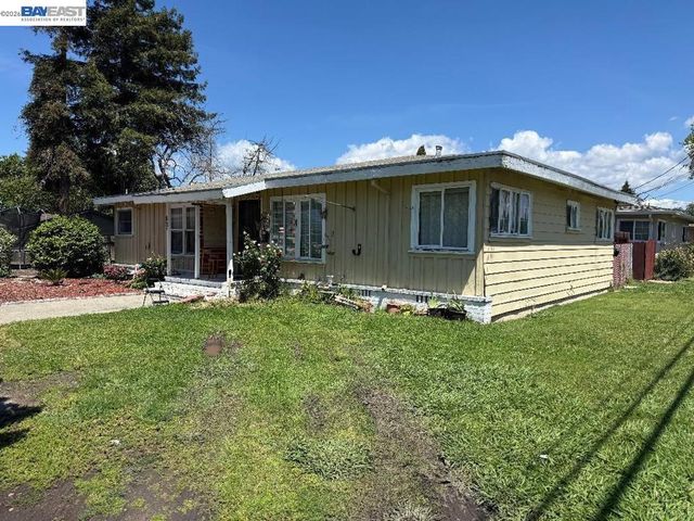 857 Longwood Ave, Hayward, CA 94541