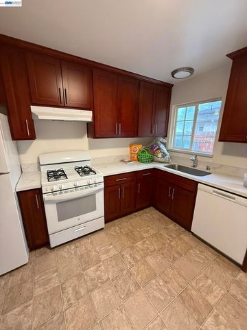 857 Longwood Ave, Hayward, CA 94541
