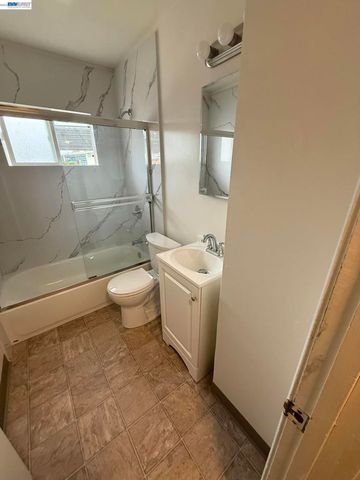857 Longwood Ave, Hayward, CA 94541