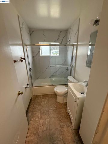 857 Longwood Ave, Hayward, CA 94541