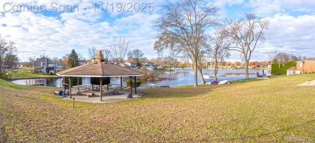 3855 Anoka Drive, Waterford Charter Township, MI 48329