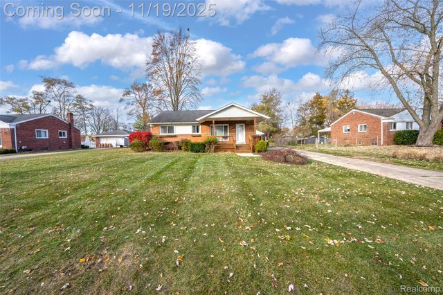 3855 Anoka Drive, Waterford Charter Township, MI 48329