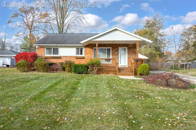 3855 Anoka Drive, Waterford Charter Township, MI 48329