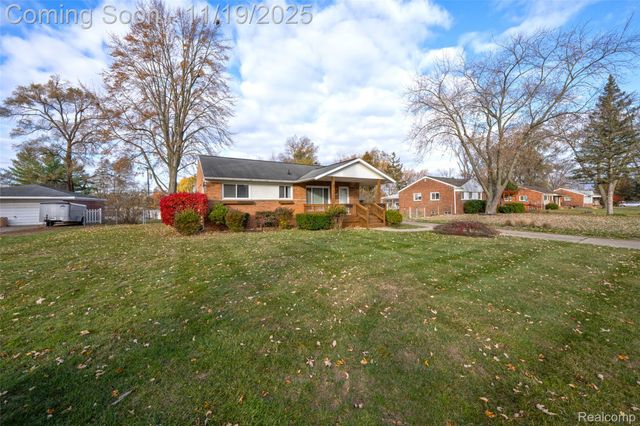 3855 Anoka Drive, Waterford Charter Township, MI 48329