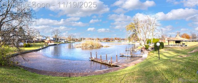 3855 Anoka Drive, Waterford Charter Township, MI 48329