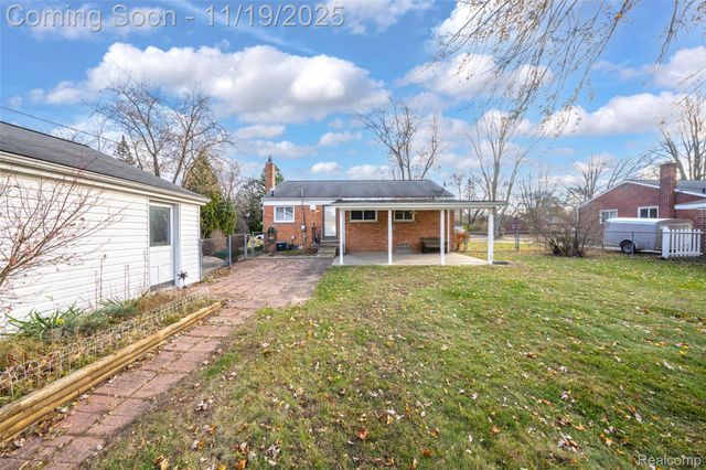 3855 Anoka Drive, Waterford Charter Township, MI 48329