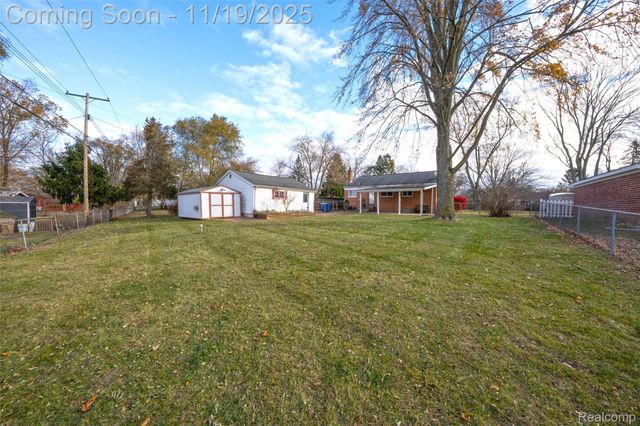 3855 Anoka Drive, Waterford Charter Township, MI 48329