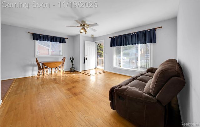 3855 Anoka Drive, Waterford Charter Township, MI 48329