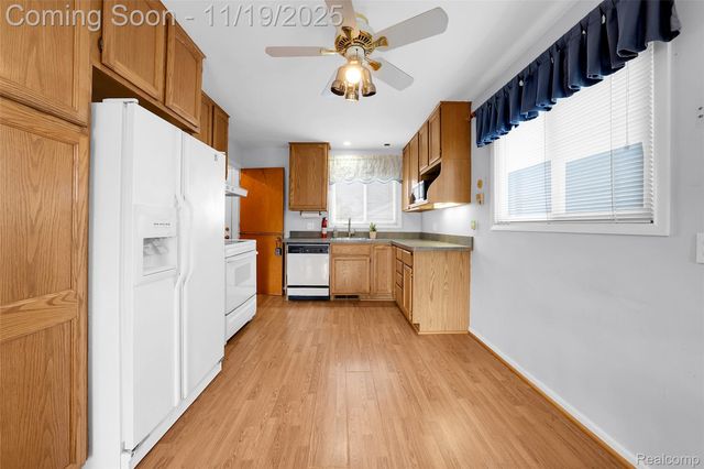 3855 Anoka Drive, Waterford Charter Township, MI 48329