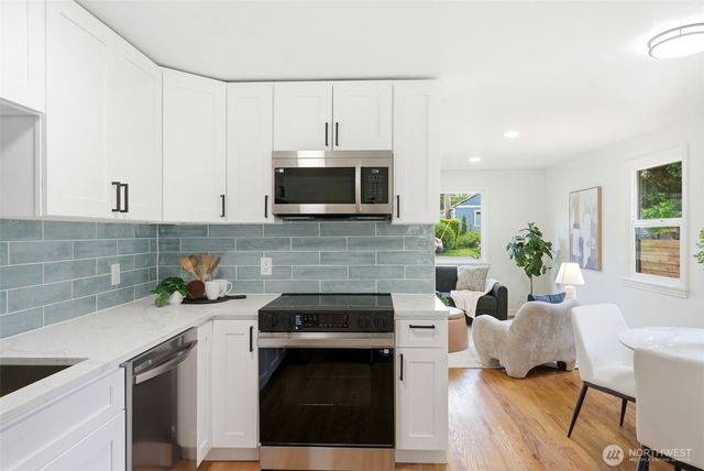 9723 Evanston Avenue N, Seattle, WA 98103