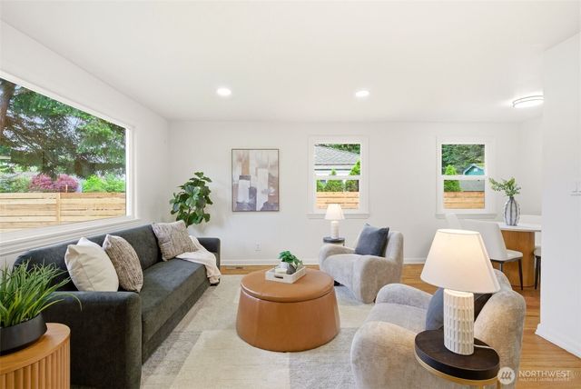9723 Evanston Avenue N, Seattle, WA 98103