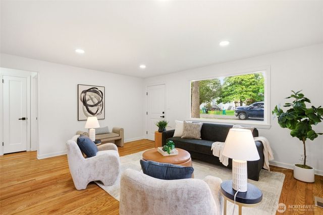 9723 Evanston Avenue N, Seattle, WA 98103
