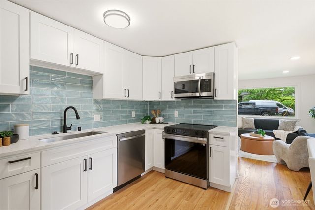 9723 Evanston Avenue N, Seattle, WA 98103