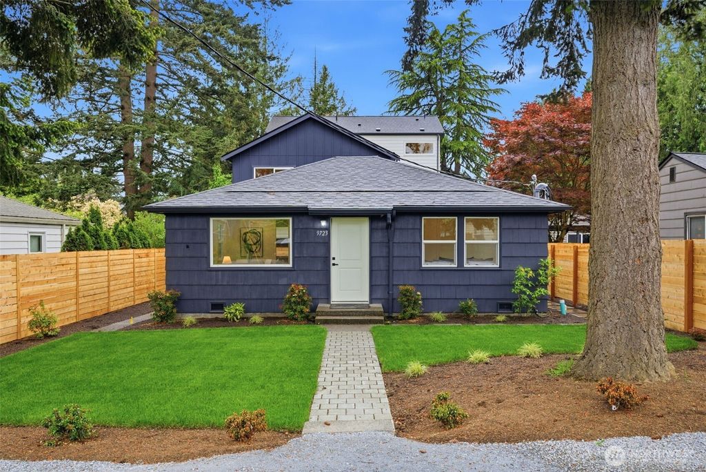 9723 Evanston Avenue N, Seattle, WA 98103