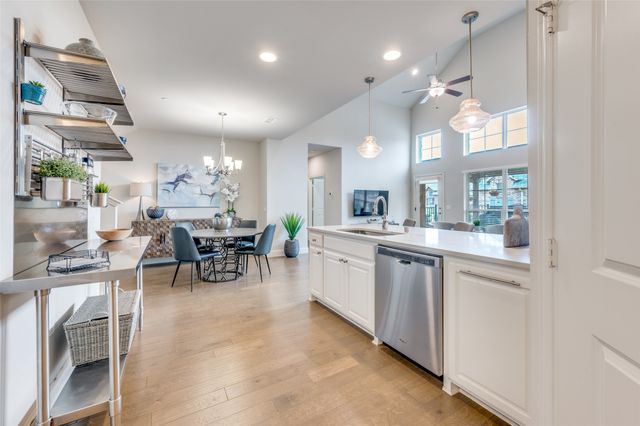 1023 Birds Fort Trail, Arlington, TX 76005