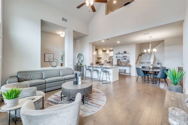 1023 Birds Fort Trail, Arlington, TX 76005