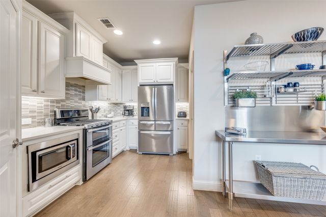 1023 Birds Fort Trail, Arlington, TX 76005