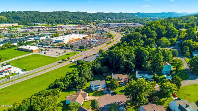 2903 Large Oak Lane, Knoxville, TN 37921